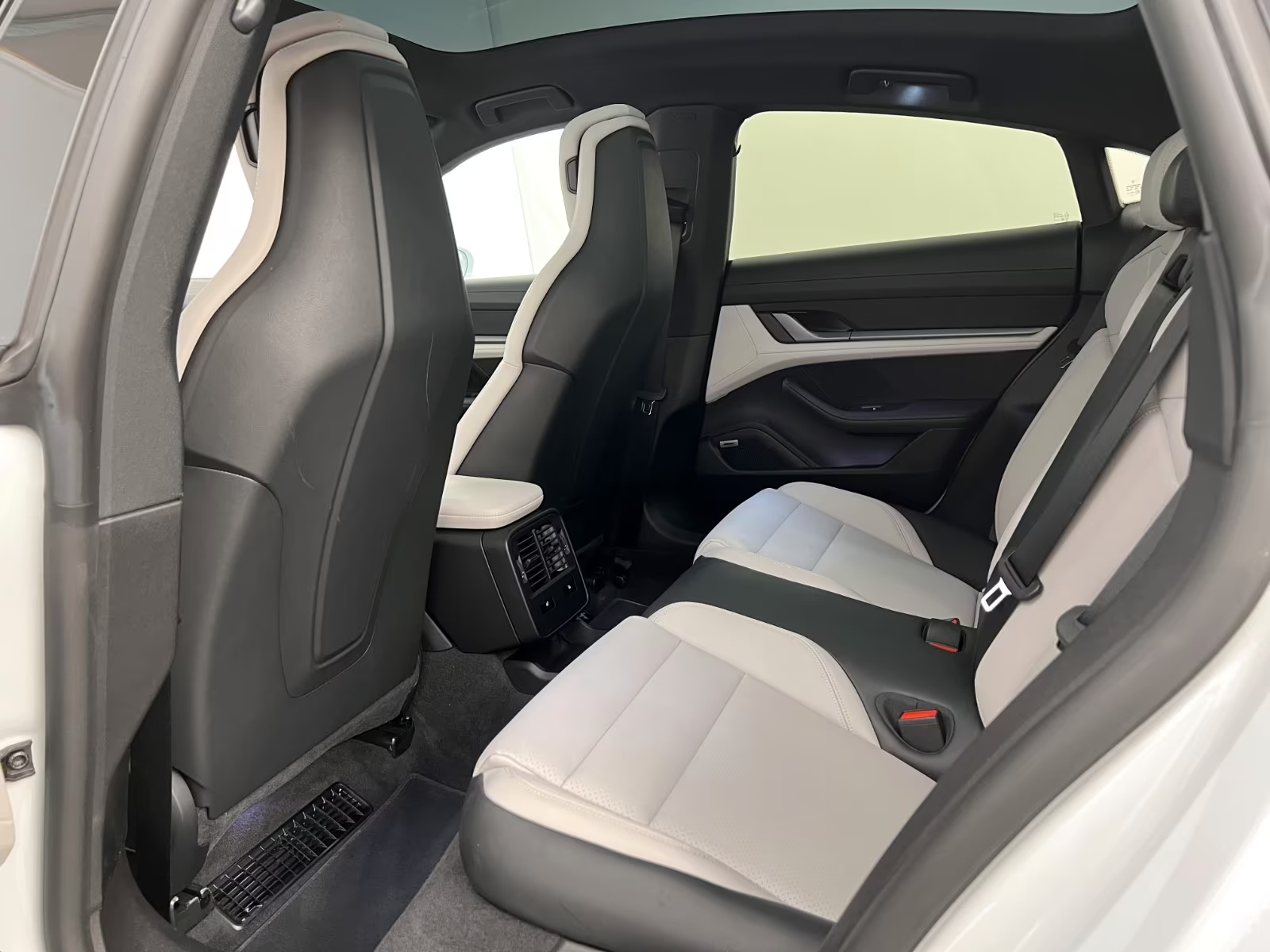 Porsche Taycan - Bild 8